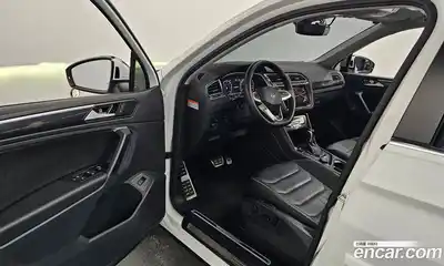 Volkswagen Tiguan 2023 2.0 Автомат в Москве № 214921, миниатюра 8