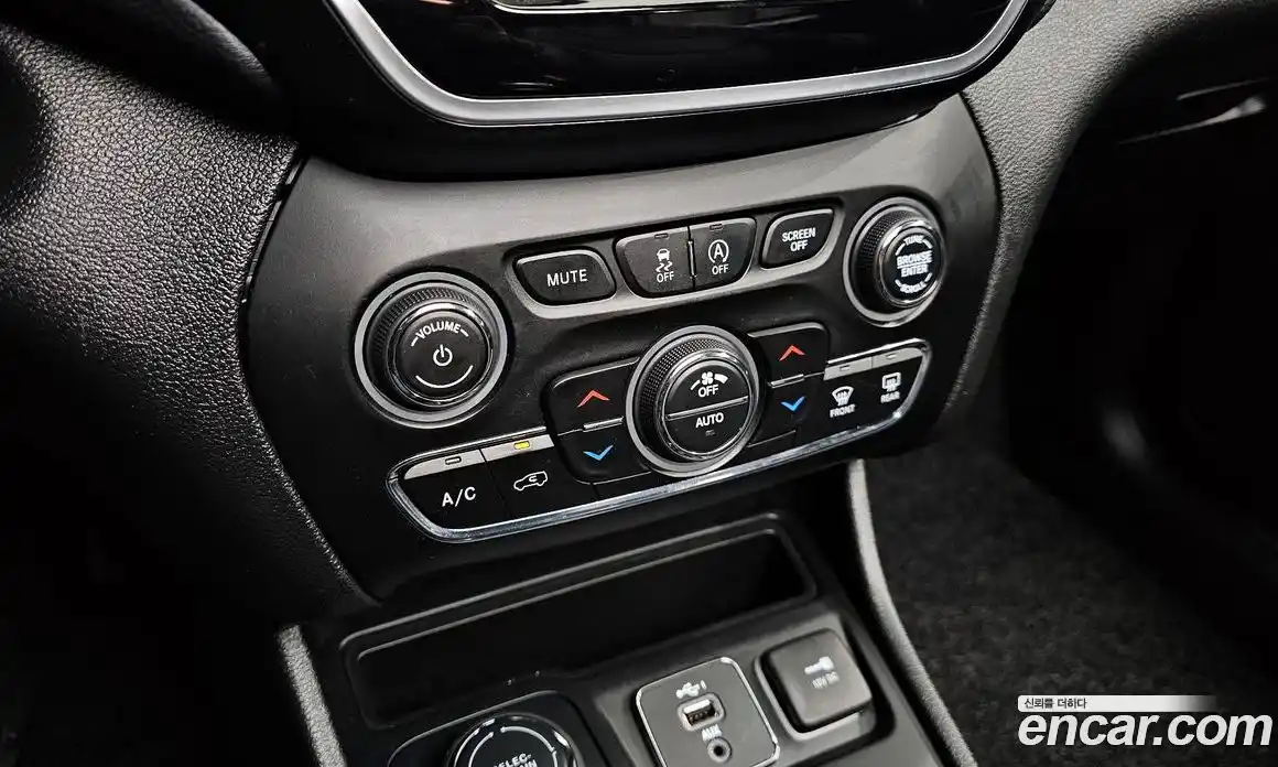 Jeep Cherokee 2021 2.4 Автомат в Москве № 215429, фото 18