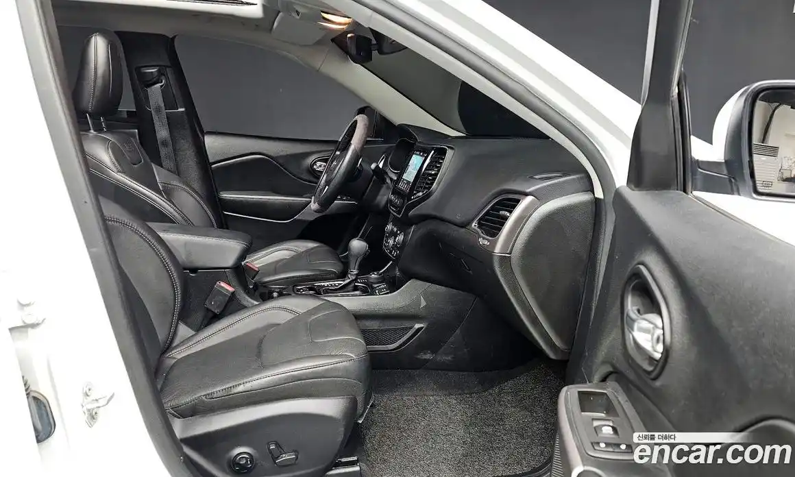 Jeep Cherokee 2021 2.4 Автомат в Москве № 215429, фото 10