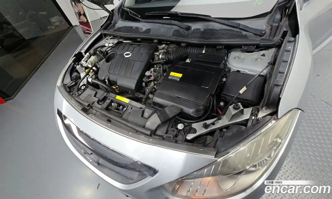 Renault SM3 2011 1.6 Автомат в Москве № 226057, фото 11