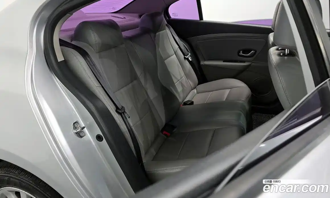 Renault SM3 2011 1.6 Автомат в Москве № 226057, фото 12