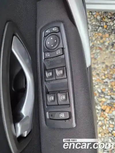 Renault SM3 2010 1.6 Автомат в Москве № 227426, миниатюра 9