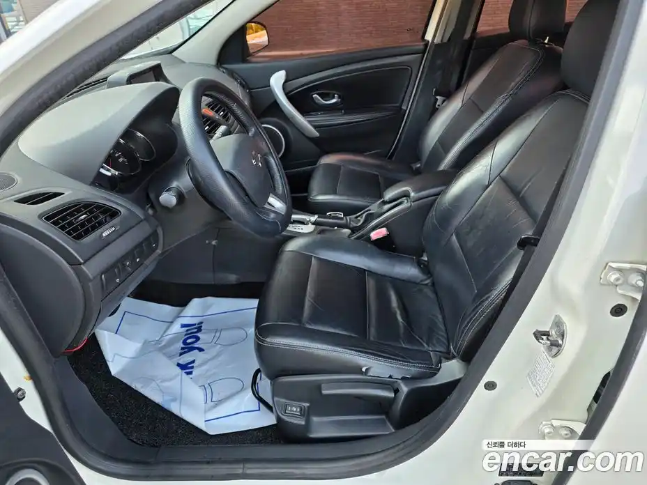 Renault SM3 2011 1.6 Автомат в Москве № 227499, фото 13