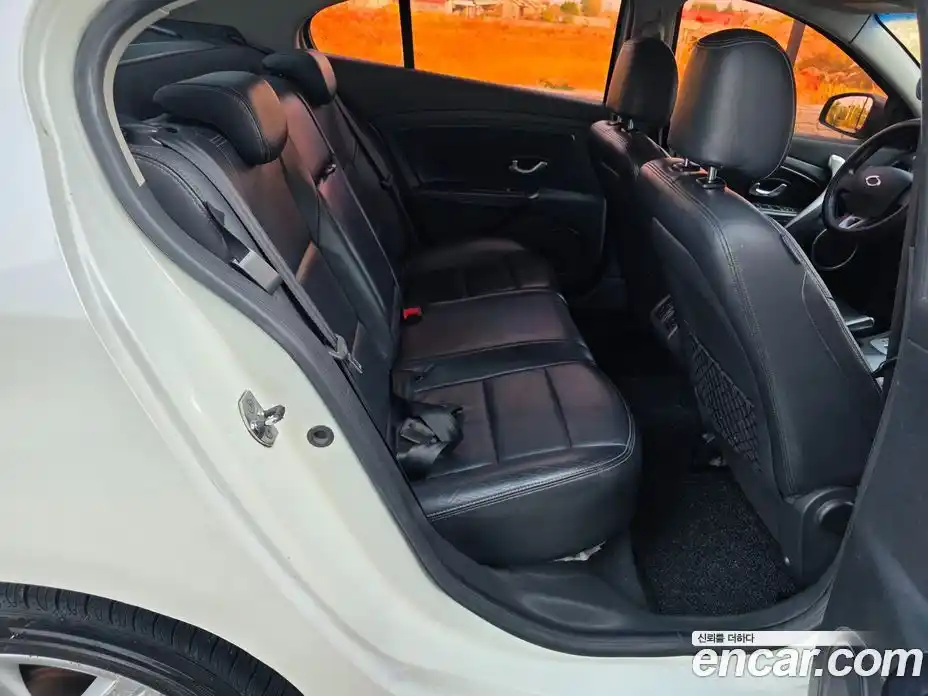 Renault SM3 2011 1.6 Автомат в Москве № 227499, фото 16