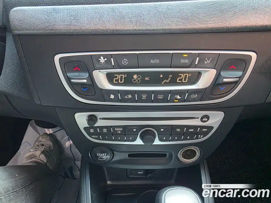 Renault SM3 2011 1.6 Автомат в Москве № 227499, фото 18