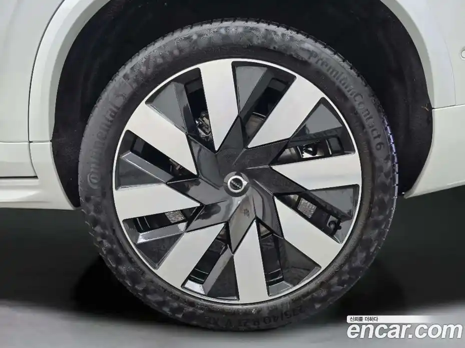 Volvo XC90 2024 2.0 Автомат в Москве № 230797, фото 5