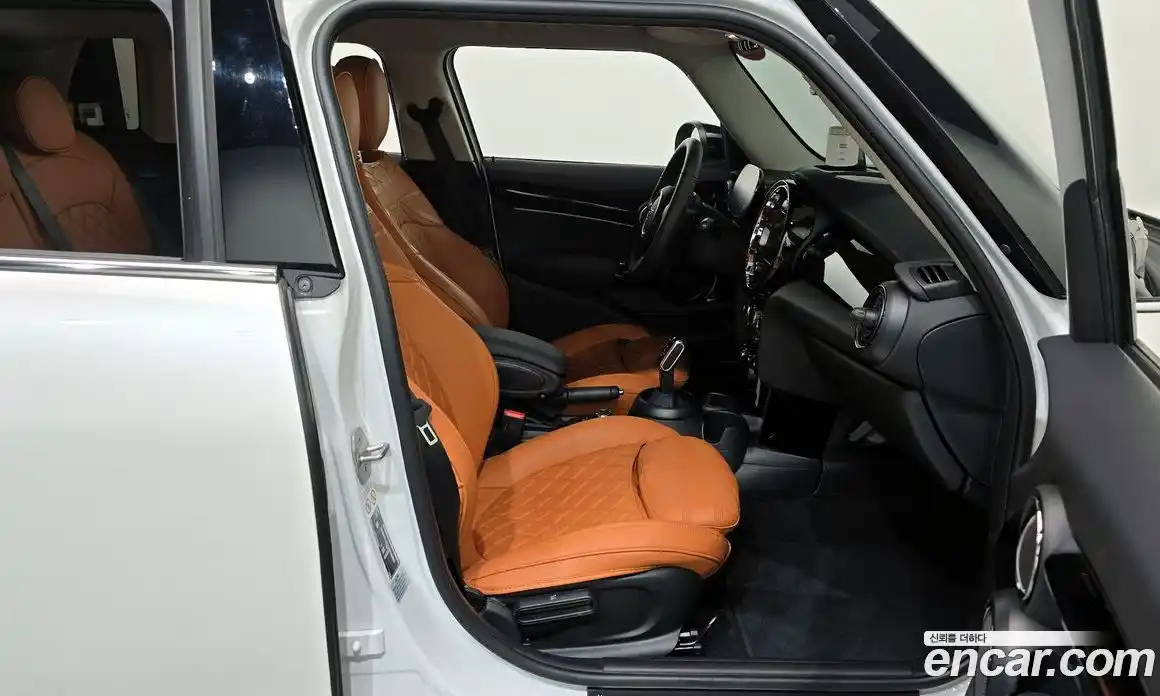 Mini Cooper 2024 1.5 Автомат в Москве № 231417, фото 14