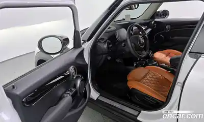 Mini Cooper 2024 1.5 Автомат в Москве № 231417, миниатюра 2