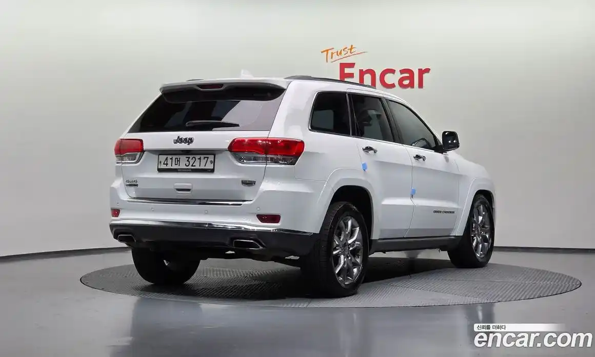 Jeep Cherokee 2014 3.0 Автомат в Москве № 232728, фото 3