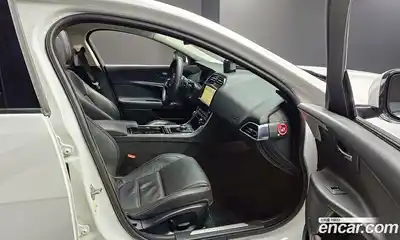 Jaguar XE 2018 2.0 Автомат в Москве № 240481, миниатюра 11