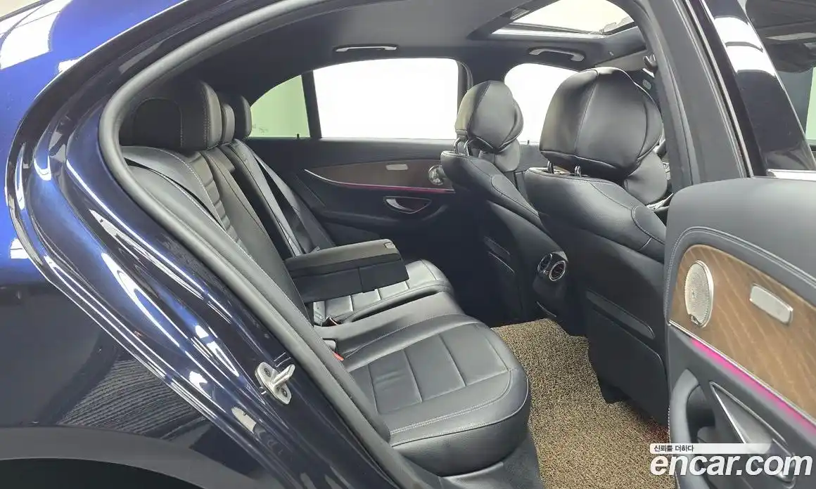 Mercedes-Benz E-Class 2022 2.0 Автомат в Москве № 241566, фото 3