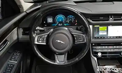 Jaguar XF 2019 2.0 Автомат в Москве № 256065, миниатюра 11