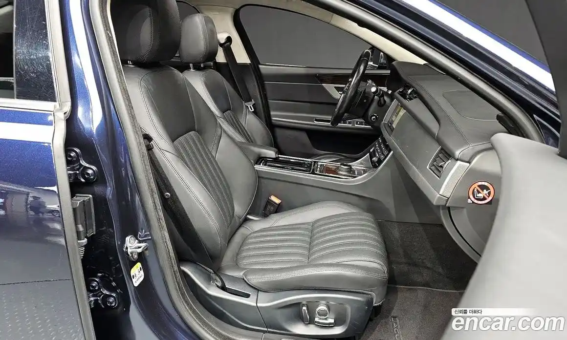 Jaguar XF 2019 2.0 Автомат в Москве № 256065, фото 18