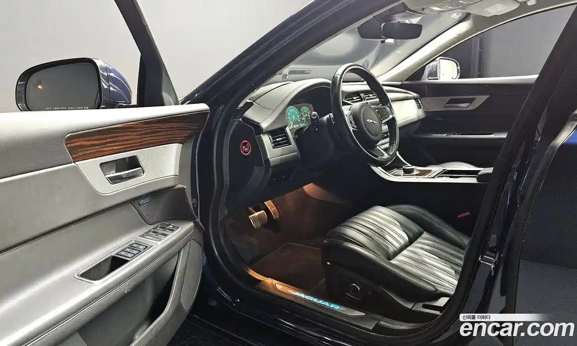 Jaguar XF 2019 2.0 Автомат в Москве № 256065, фото 3