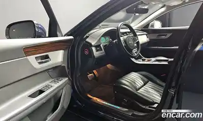 Jaguar XF 2019 2.0 Автомат в Москве № 256065, миниатюра 3