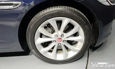 Jaguar XF 2019 2.0 Автомат в Москве № 256065, миниатюра 4