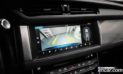 Jaguar XF 2019 2.0 Автомат в Москве № 256065, миниатюра 9