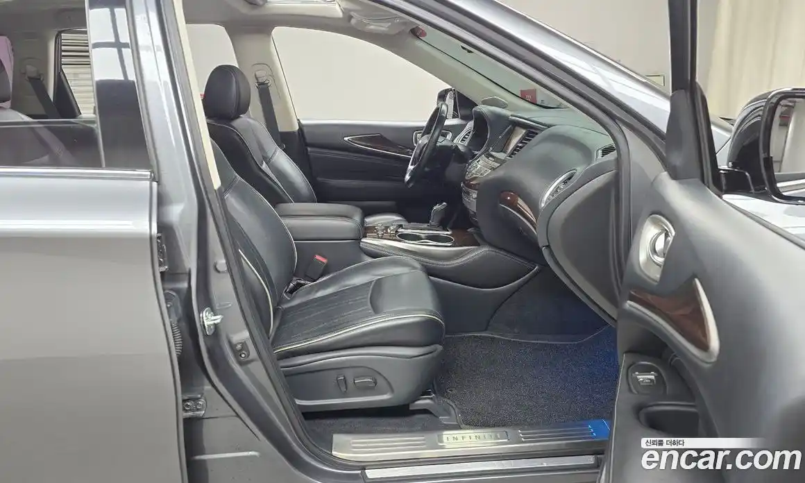 Infiniti QX60 2017 3.5 Автомат в Москве № 256187, фото 14