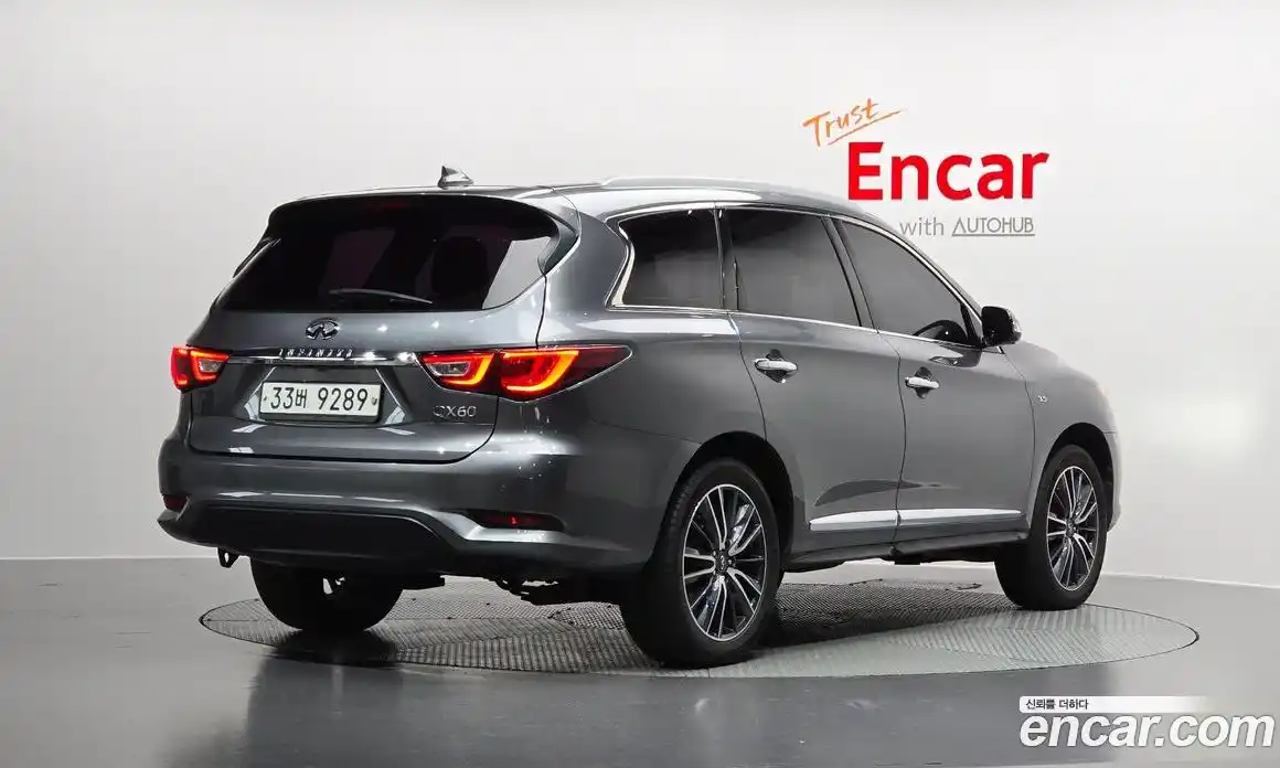 Infiniti QX60 2017 3.5 Автомат в Москве № 256187, фото 3