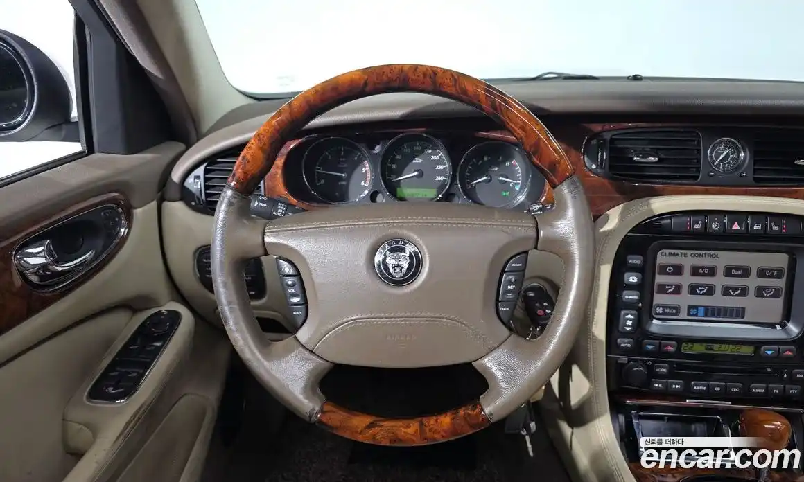 Jaguar XJ 2007 2.7 Автомат в Москве № 283861, фото 14