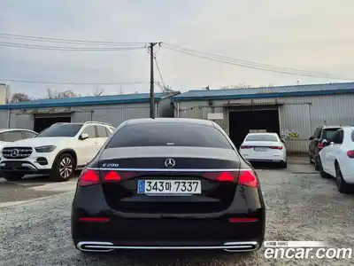 Mercedes-Benz E-Class 2025 2.0 Автомат в Москве № 286410, миниатюра 4
