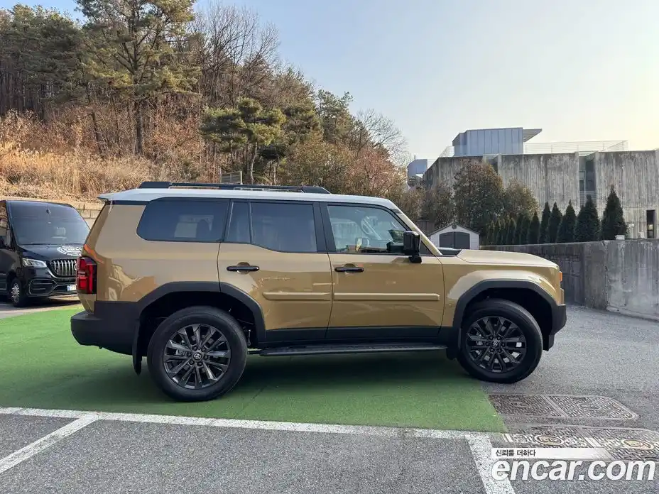 Toyota Land Cruiser 2025 2.4 Автомат в Москве № 294951, фото 4