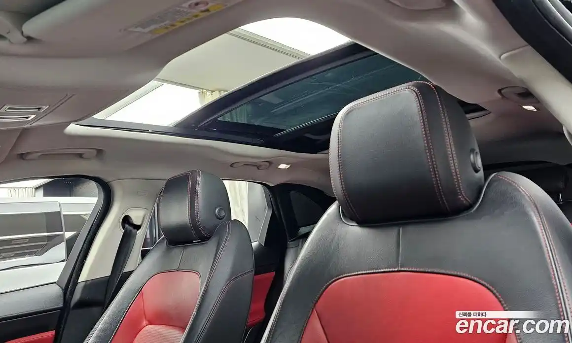 Jaguar F-Pace 2017 2.0 Автомат в Москве № 304937, фото 19