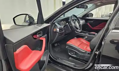 Jaguar F-Pace 2017 2.0 Автомат в Москве № 304937, миниатюра 10