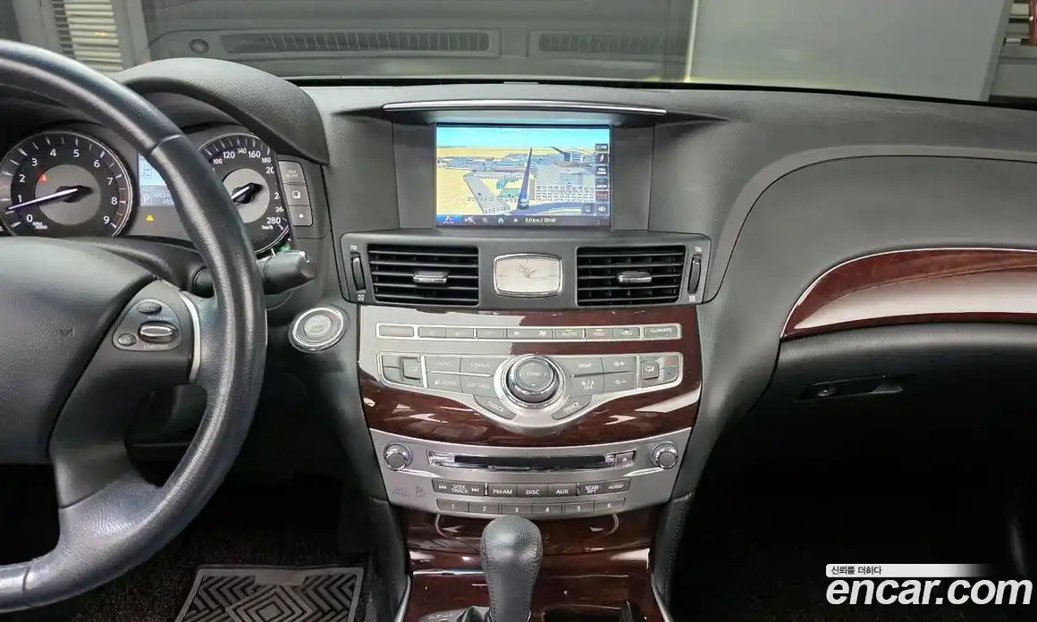 Infiniti Q70 2016 3.7 Автомат в Москве № 371862, фото 18