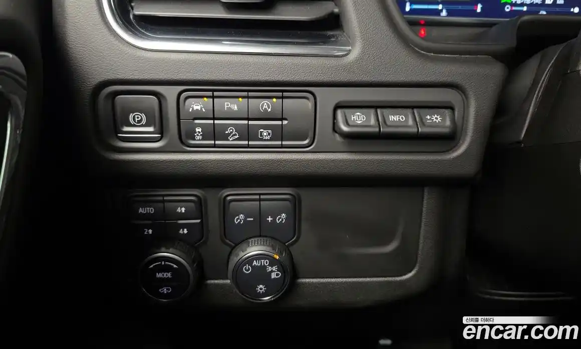 Chevrolet Tahoe 2023 6.2 Автомат в Москве № 38101, фото 18