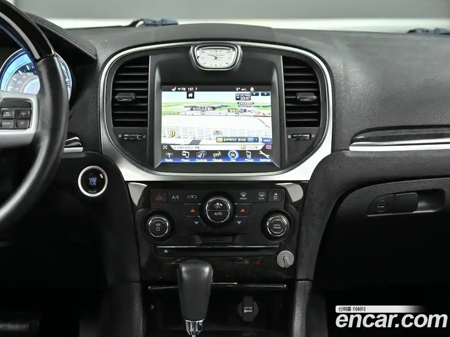 Chrysler 300C 2014 3.0 Автомат в Москве № 407545, фото 13