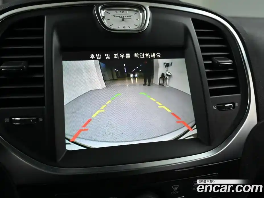 Chrysler 300C 2014 3.0 Автомат в Москве № 407545, фото 14