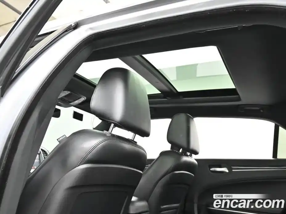 Chrysler 300C 2014 3.0 Автомат в Москве № 407545, фото 18