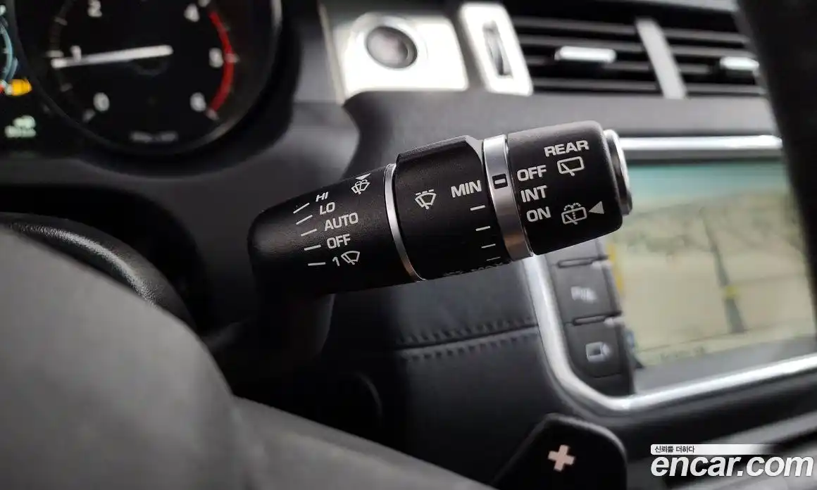 Land Rover Range-Rover Evoque 2016 2.0 Автомат в Москве № 416241, фото 15