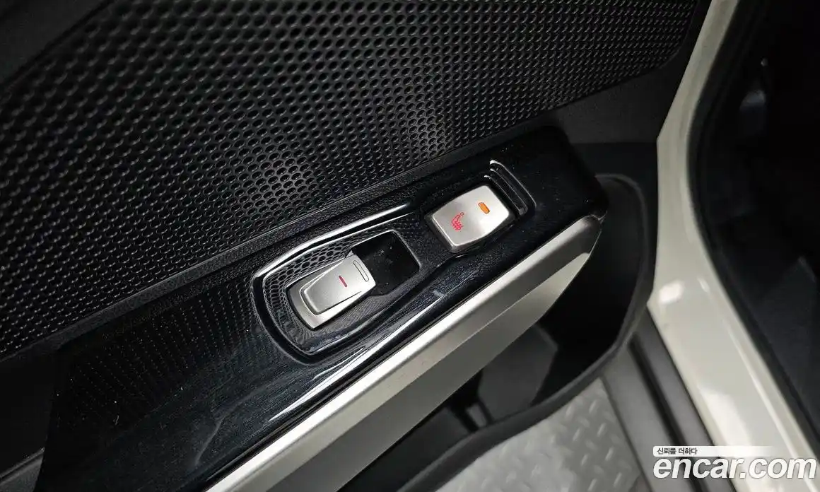 SsangYong TIBOLI 2015 1.6 Автомат в Москве № 421191, фото 17