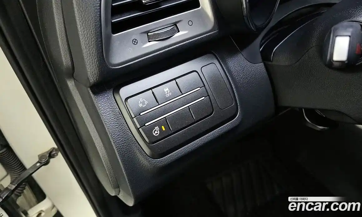 SsangYong TIBOLI 2015 1.6 Автомат в Москве № 421191, фото 19