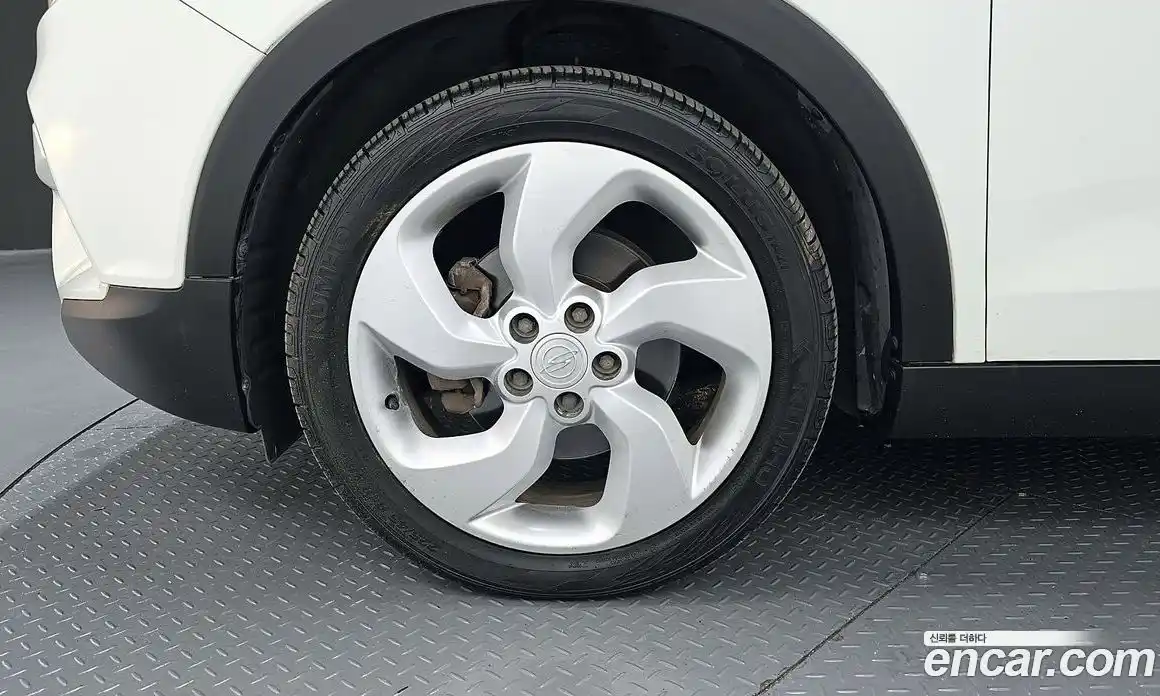 SsangYong TIBOLI 2015 1.6 Автомат в Москве № 421191, фото 5