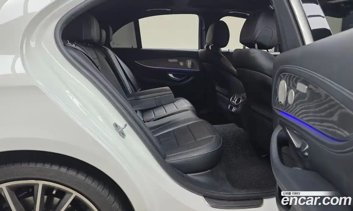 Mercedes-Benz E-Class 2022 2.0 Автомат в Москве № 427660, фото 12