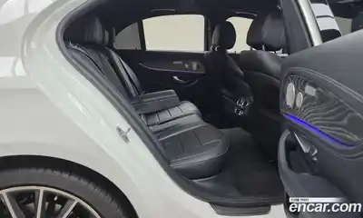 Mercedes-Benz E-Class 2022 2.0 Автомат в Москве № 427660, миниатюра 12