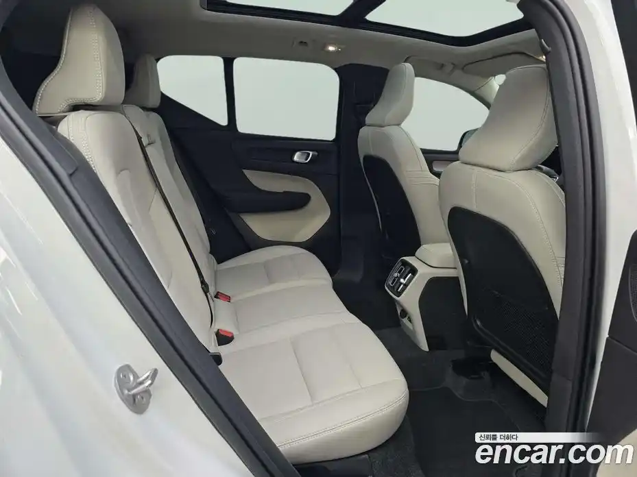 Volvo XC40 2025 2.0 Автомат в Москве № 430269, фото 11