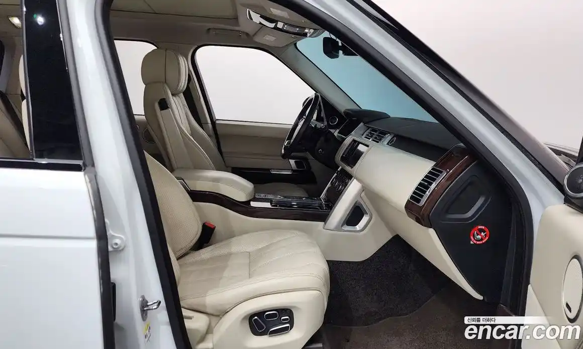 Land Rover Range-Rover 2015 4.4 Автомат в Москве № 431389, фото 11