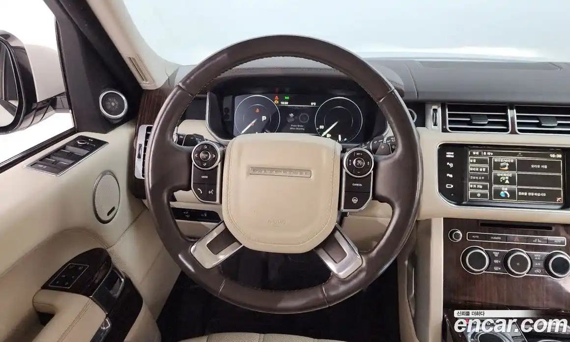 Land Rover Range-Rover 2015 4.4 Автомат в Москве № 431389, фото 13