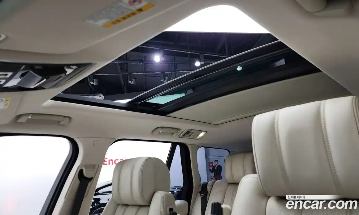 Land Rover Range-Rover 2015 4.4 Автомат в Москве № 431389, фото 19