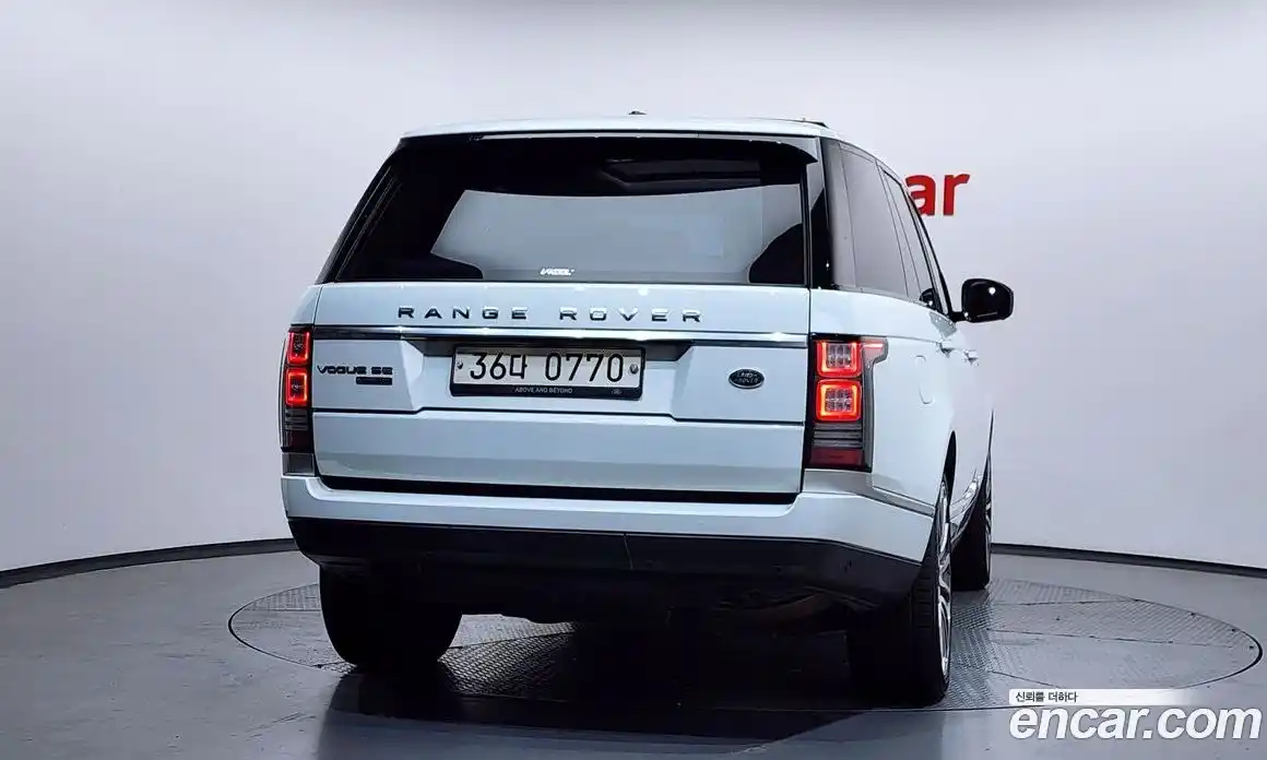 Land Rover Range-Rover 2015 4.4 Автомат в Москве № 431389, фото 4