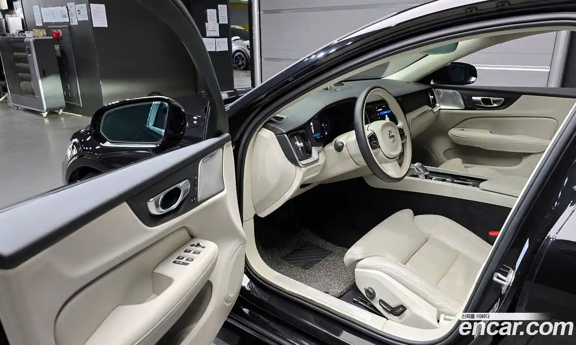 Volvo S60 2024 2.0 Автомат в Москве № 469791, фото 11