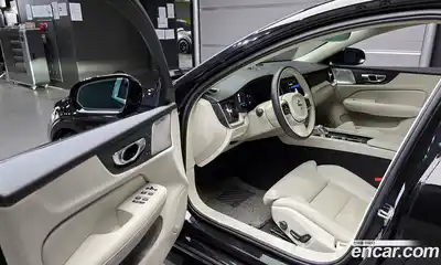 Volvo S60 2024 2.0 Автомат в Москве № 469791, миниатюра 11