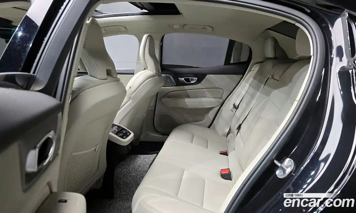 Volvo S60 2024 2.0 Автомат в Москве № 469791, фото 12