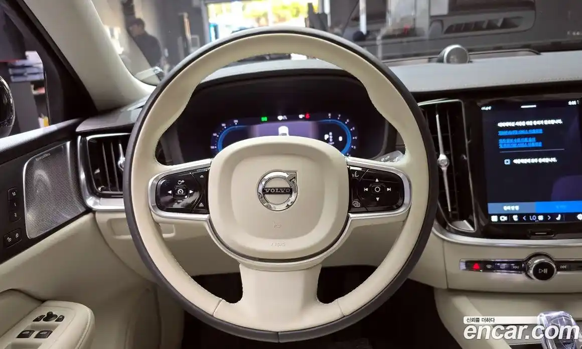 Volvo S60 2024 2.0 Автомат в Москве № 469791, фото 13