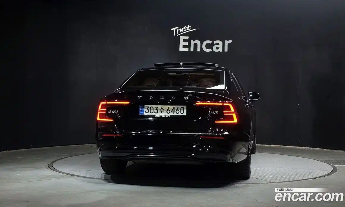 Volvo S60 2024 2.0 Автомат в Москве № 469791, фото 4