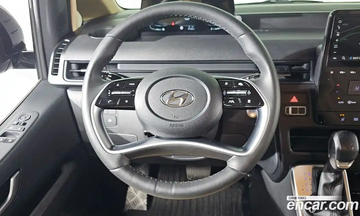 Hyundai Staria 2023 3.5 Автомат в Москве № 10287, фото 11